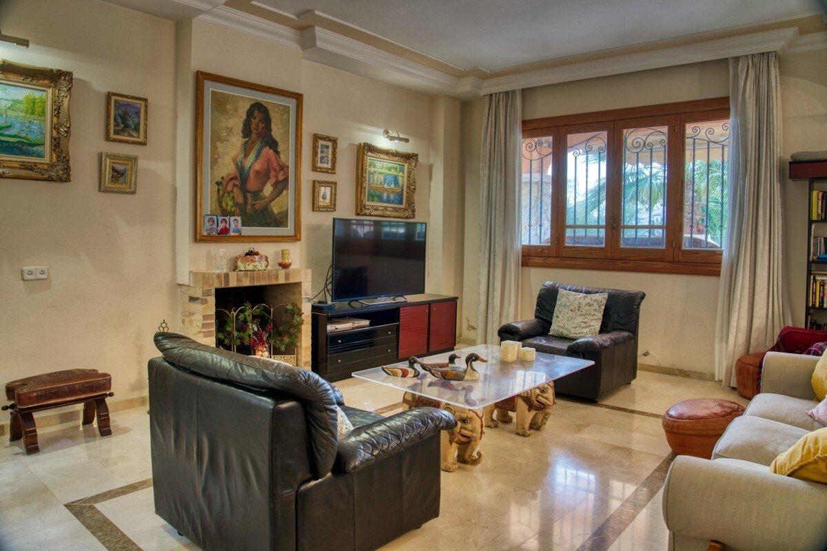 Investment Opportunity: Sea View Villa with Guest Apartment and Large Garden in Costa den Blanes