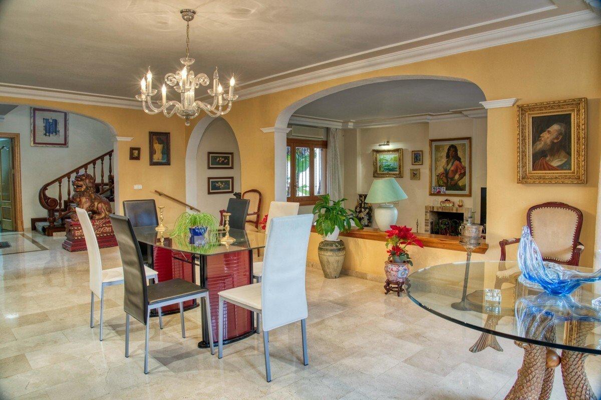 Investment Opportunity: Sea View Villa with Guest Apartment and Large Garden in Costa den Blanes
